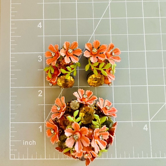 Rare Vintage Enamel Salmon Flower Demi Brooch Set - Picture 4 of 16